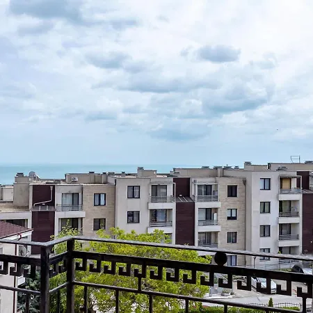 Sunny With Large Terrace & Pool Access By Flat Manаger * Varna