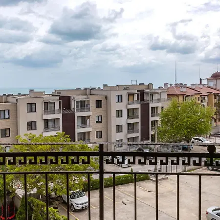 Sunny With Large Terrace & Pool Access By Flat Manаger * Varna