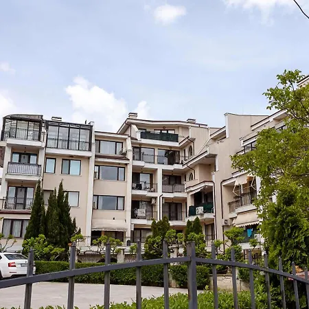 Sunny With Large Terrace & Pool Access By Flat Manаger Apartment Varna